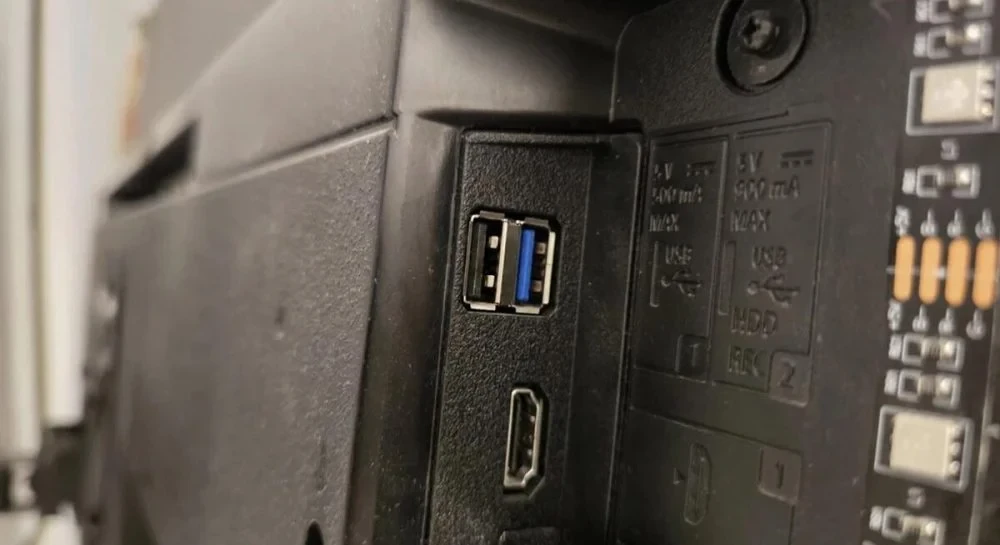 USB-порт телевізора вміє більше, ніж здається: 5 корисних функцій Smart TV