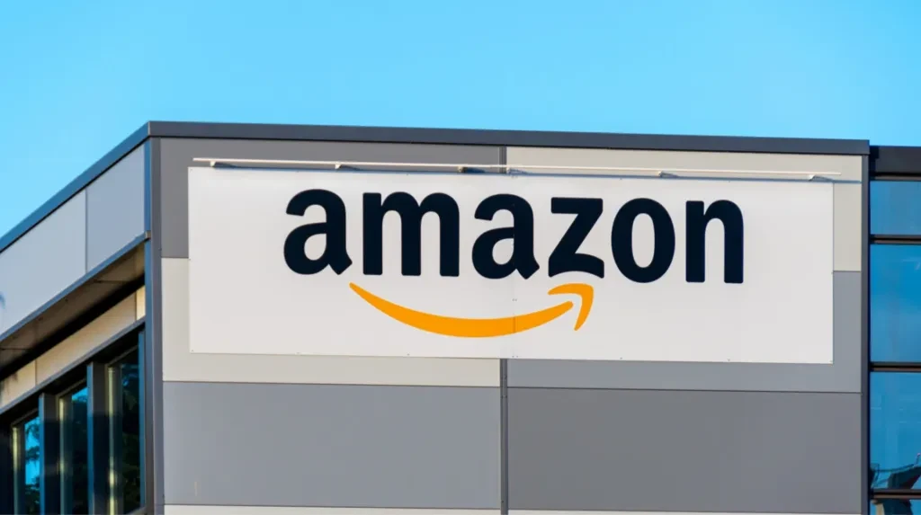 Amazon представив два нові ШІ-гаджети Bee: один кріпиться прямо до смартфона